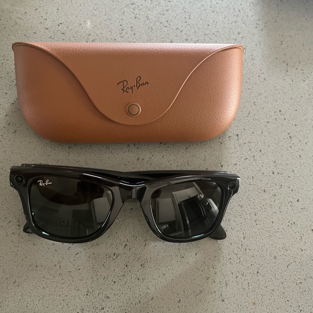 Ray-Ban Classic Black Sunglasses with Brown Case